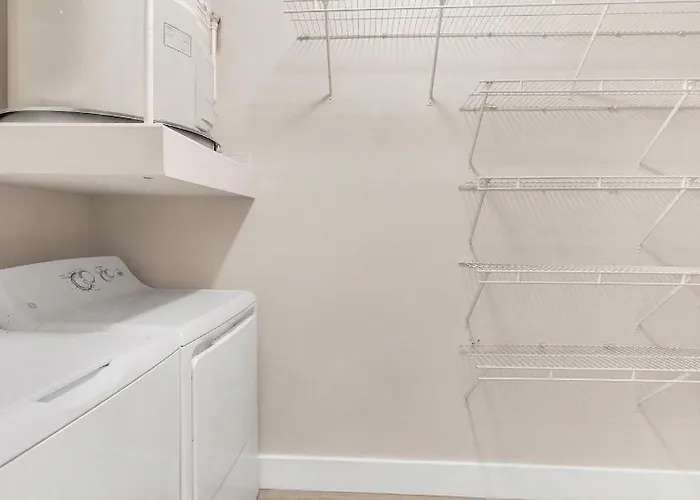 Landing Modern 1Bd In Cityview *
